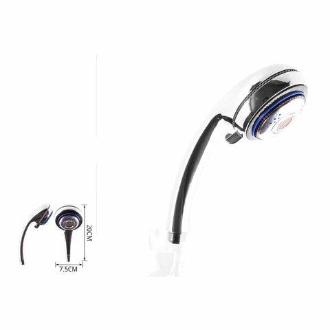 Soffione doccia con le tre diverse opzioni di getto.