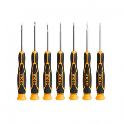 Il set di cacciaviti Ingco include 7 cacciaviti professionali con impugnatura di nuovo design e manico ergonomico. Perfetto per lavori di precisione.