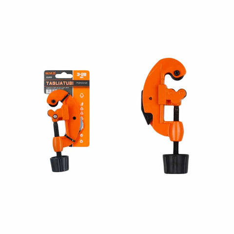 Tagliatubi per PVC, Rame e Alluminio in azione.